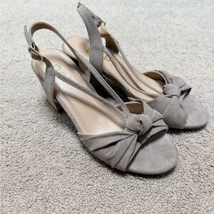 Chic Gray Slingback Heels with Bow Detail